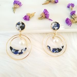 Blue hoop stud earrings